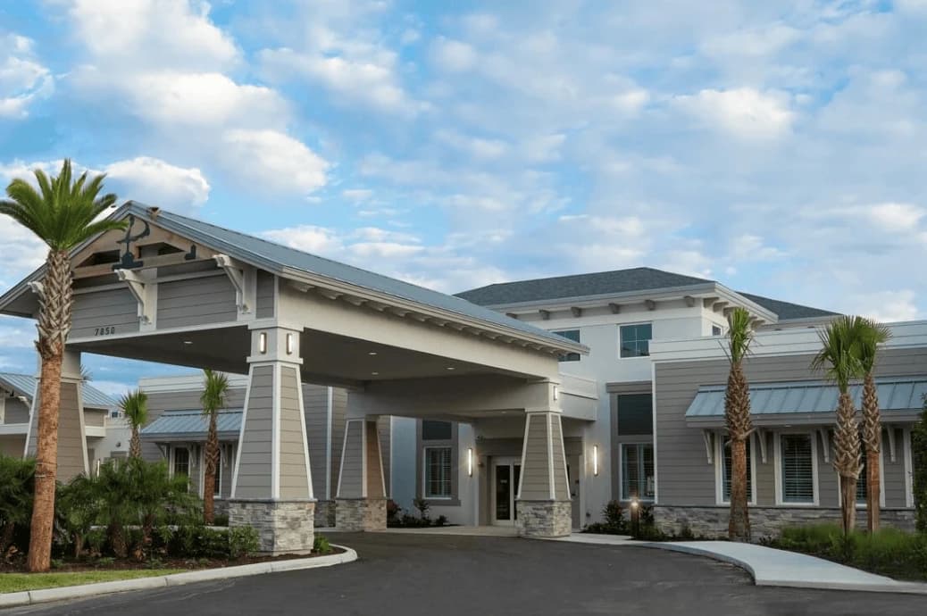 81 Oaks Senior Living - Gallery image